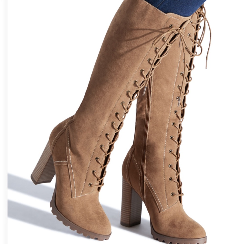 AINSLEY LUG SOLE LACE UP BOOT